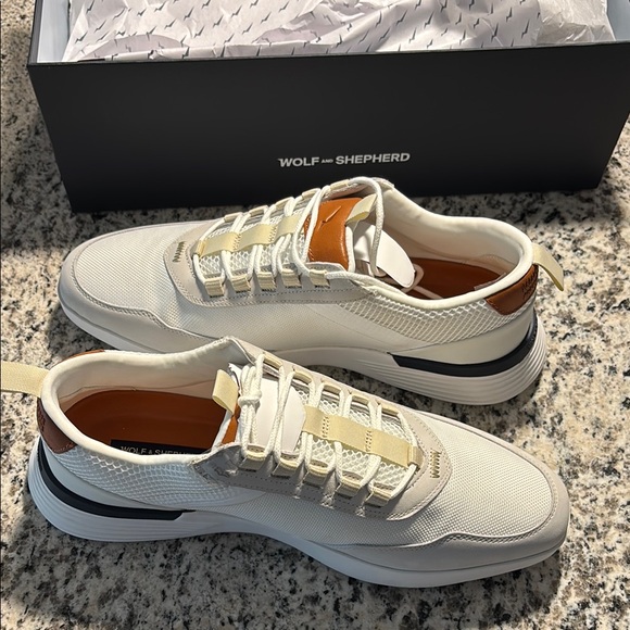 Wolf & Shepherd Crossover Victory Trainer - Picture 3 of 4